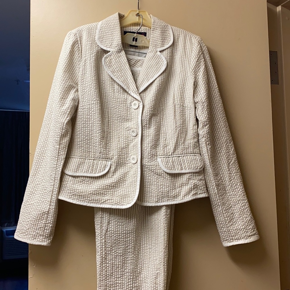 Seersucker cropped pants suit